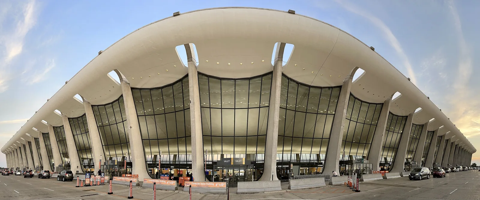 The Saarinen main terminal at Washington Dulles.