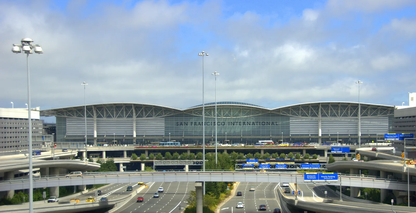 The International Terminal at San Francisco International, seen from the airport roadway.