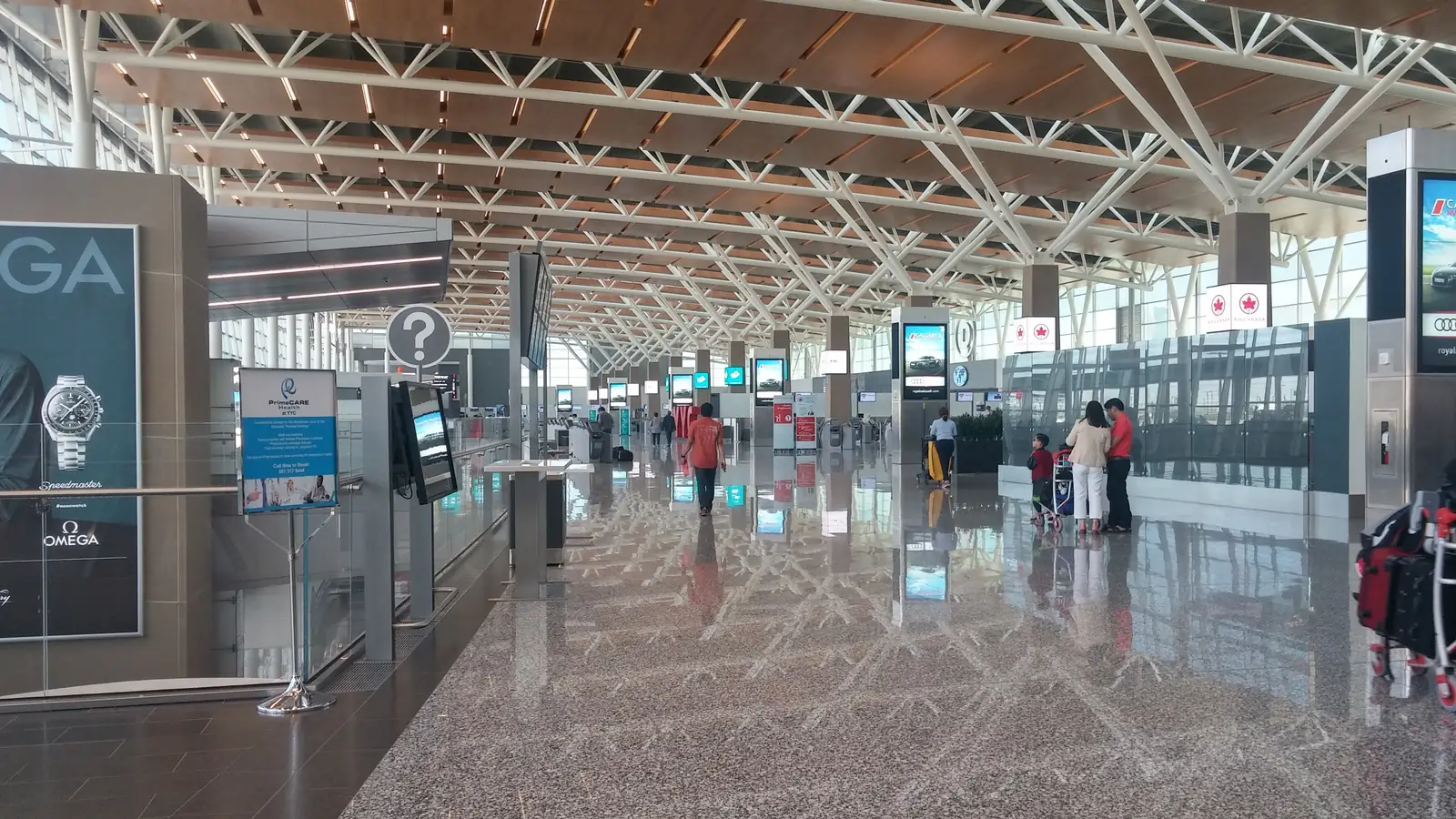 The international departures concourse at Calgary International.