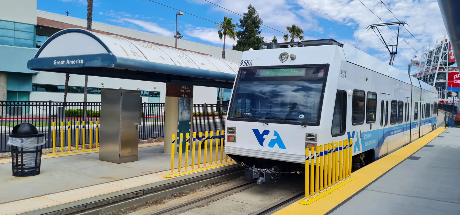 A VTA light rail train at Great America station, alongside Levi's Stadium.