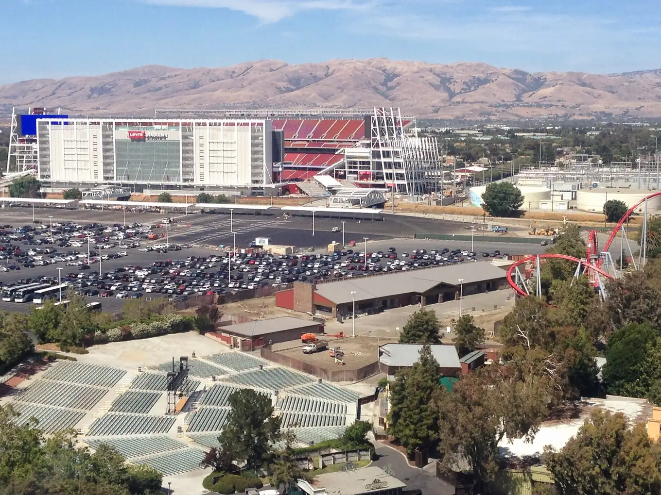 Levi's Stadium seen from outside, in Santa Clara.