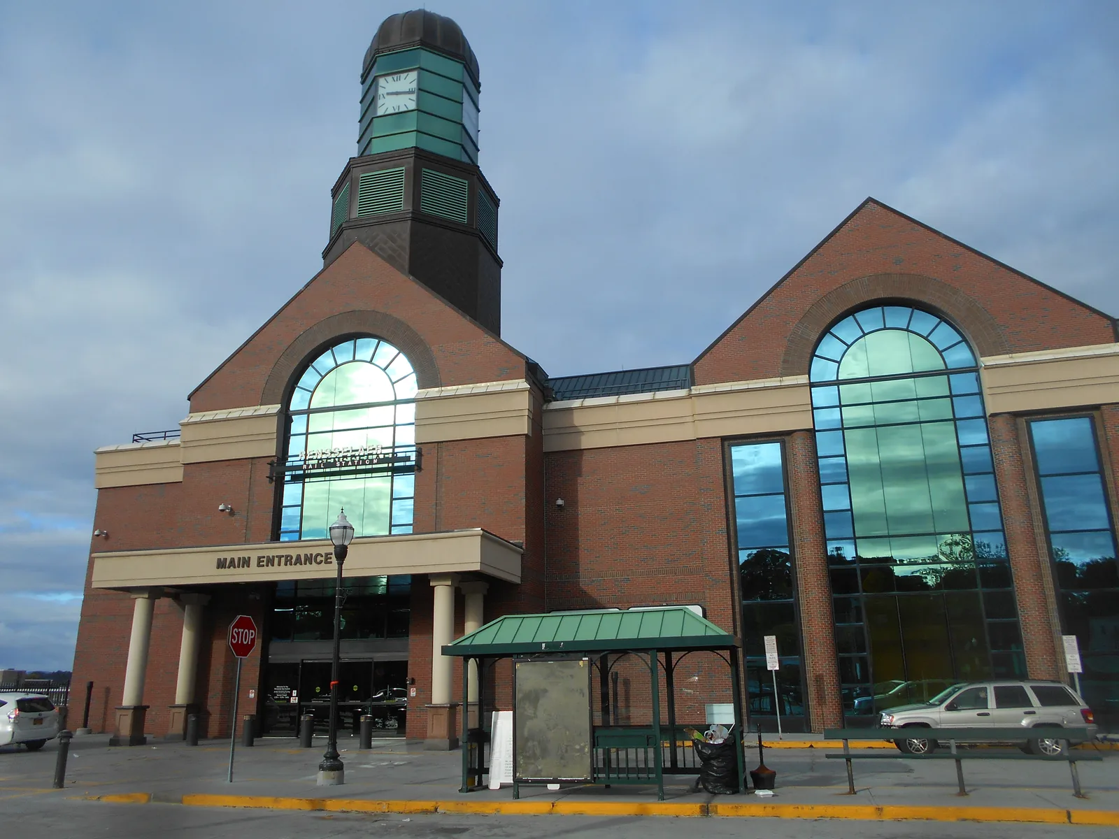 The main entrance of Albany-Rensselaer station, seen from below.